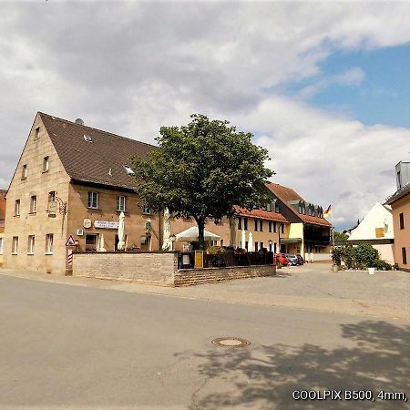 Gasthof Landhotel Gruner Baum Cadolzburg Экстерьер фото