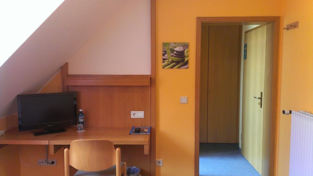 Gasthof Landhotel Gruner Baum Cadolzburg Экстерьер фото