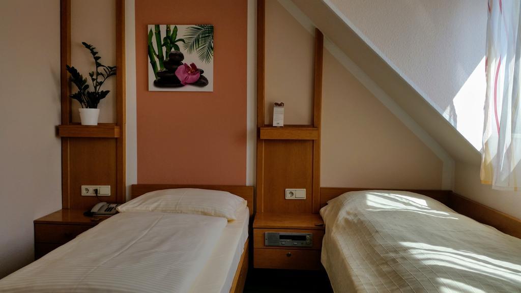 Gasthof Landhotel Gruner Baum Cadolzburg Экстерьер фото