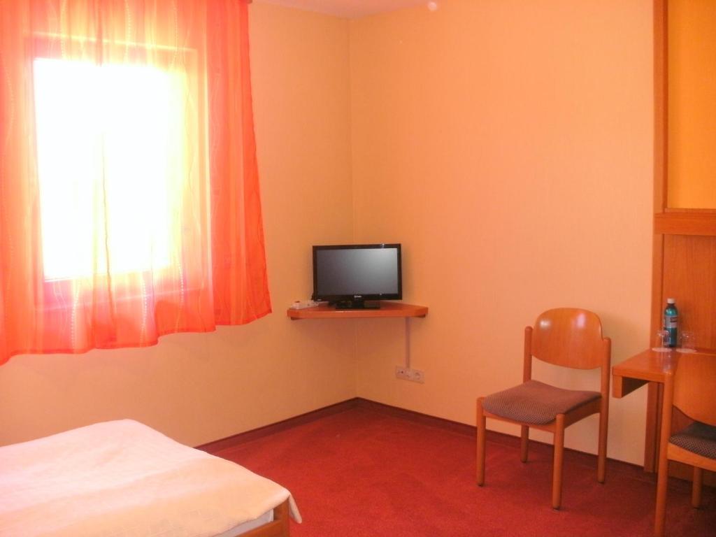 Gasthof Landhotel Gruner Baum Cadolzburg Экстерьер фото