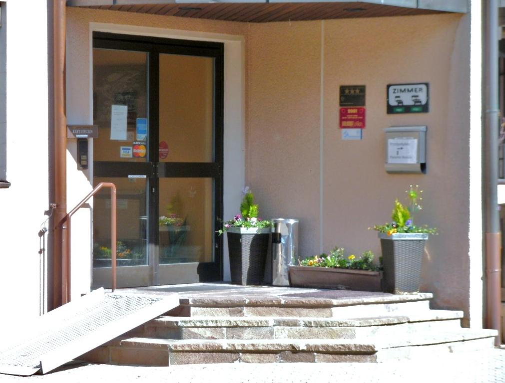 Gasthof Landhotel Gruner Baum Cadolzburg Экстерьер фото