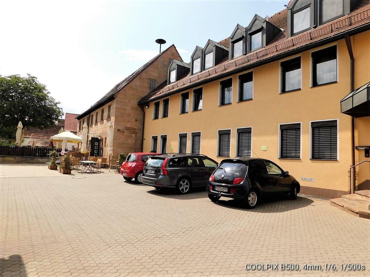 Gasthof Landhotel Gruner Baum Cadolzburg Экстерьер фото