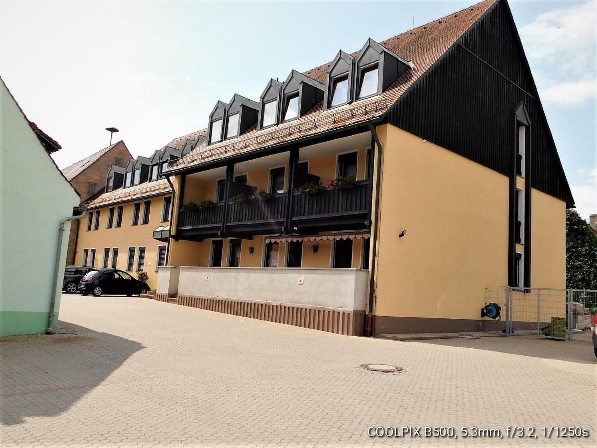 Gasthof Landhotel Gruner Baum Cadolzburg Экстерьер фото